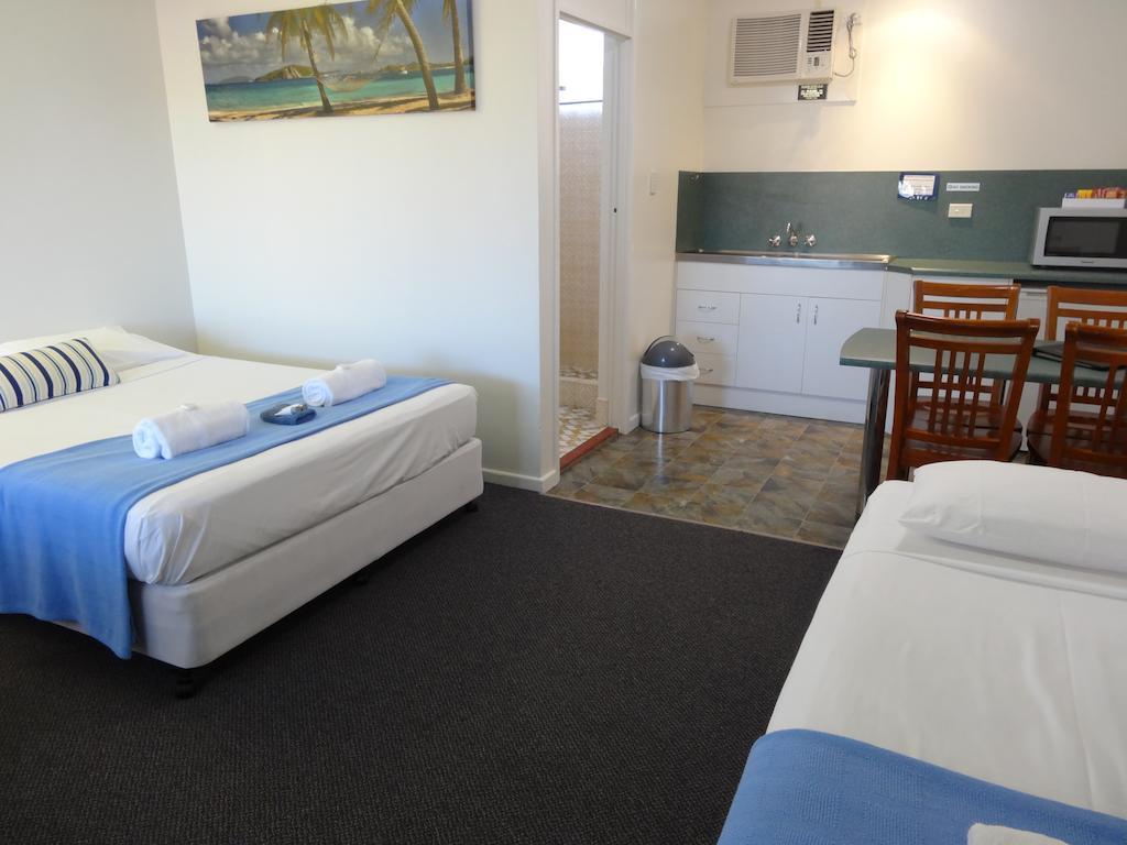 Shell Motel Bowen Quarto foto
